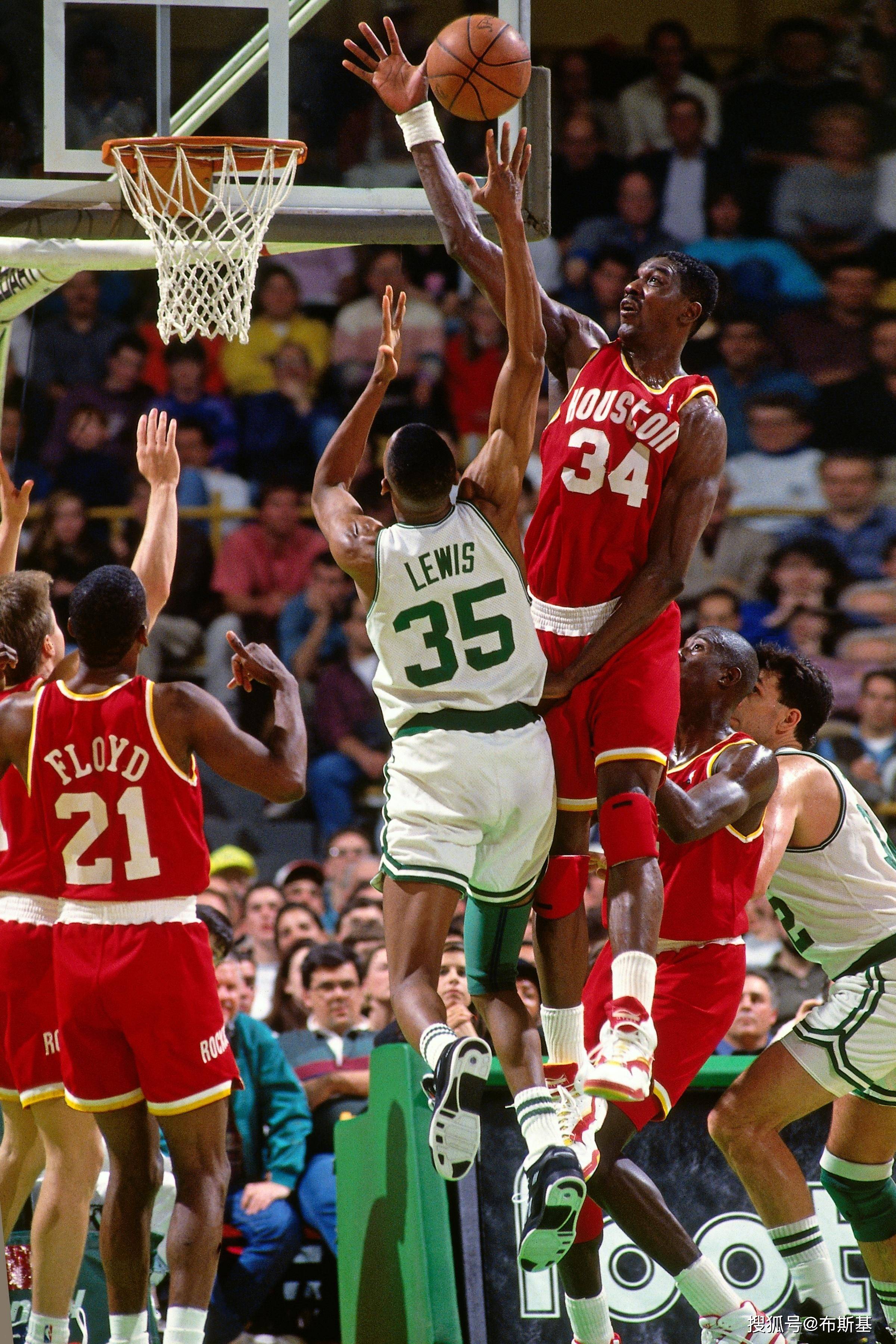 关于转折点！芝加哥公牛主帅复盘，CBA常规赛加时末段攻防权衡，悬念犹存，训练强度明显提升的信息星空体育赛事直播平台